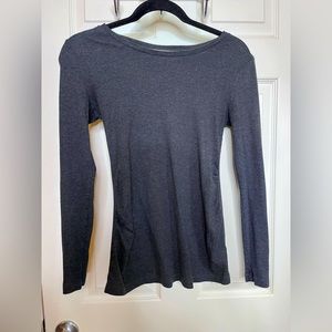 GAP Maternity XS long sleeve tee heathered grey